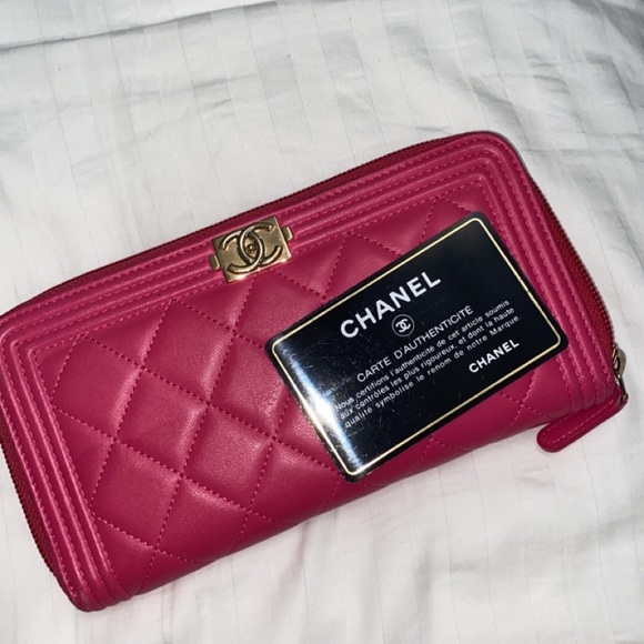 CHANEL Handbags - AUTHENTIC Chanel wallet